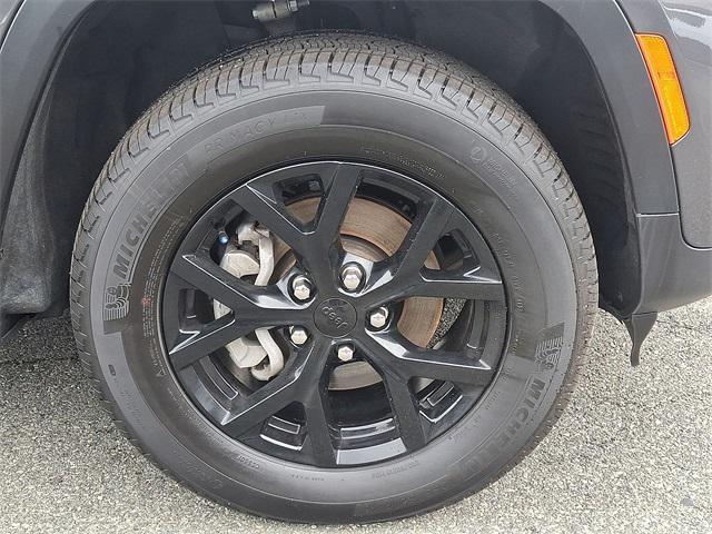 used 2024 Jeep Grand Cherokee car, priced at $37,895