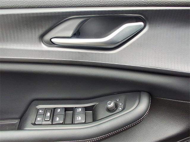 used 2024 Jeep Grand Cherokee car, priced at $37,895