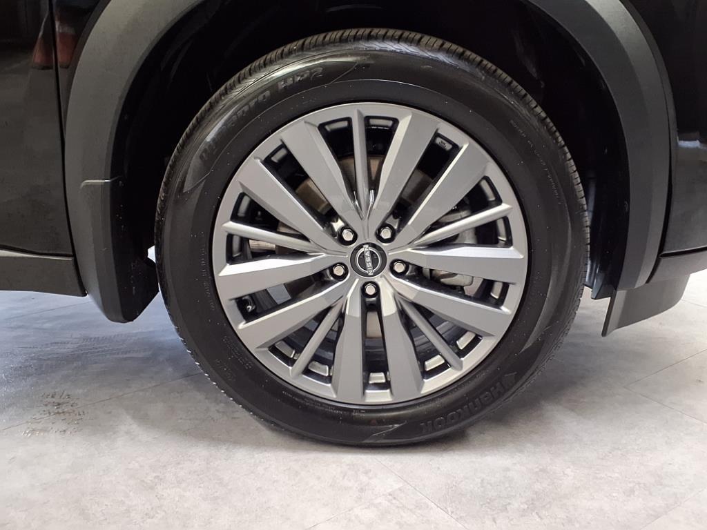 used 2025 Nissan Pathfinder car, priced at $39,999