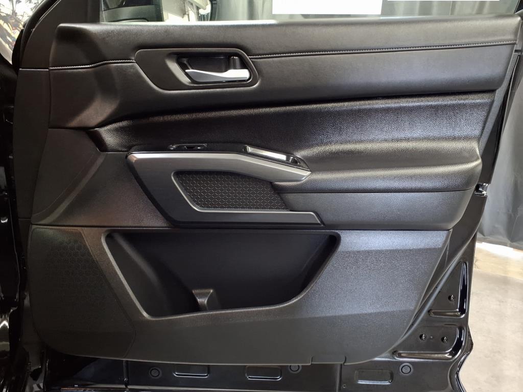 used 2025 Nissan Pathfinder car, priced at $39,999