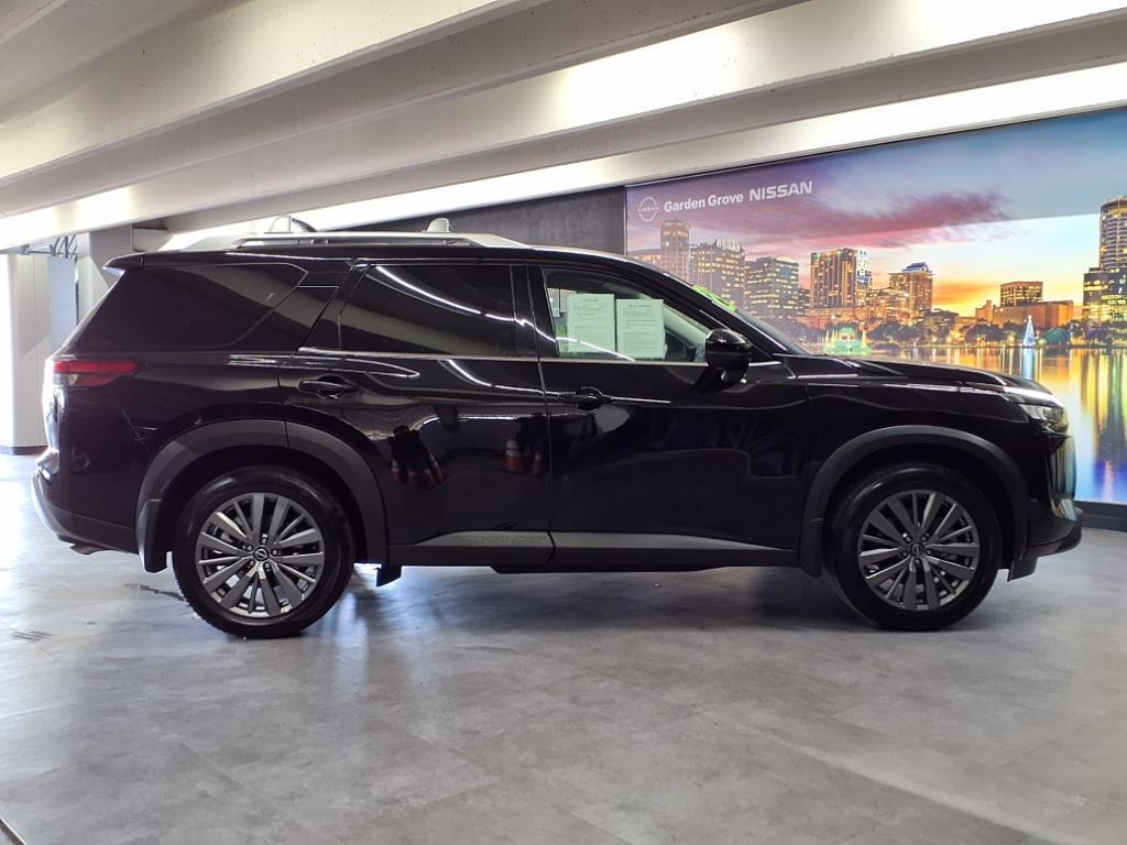 used 2025 Nissan Pathfinder car, priced at $39,999