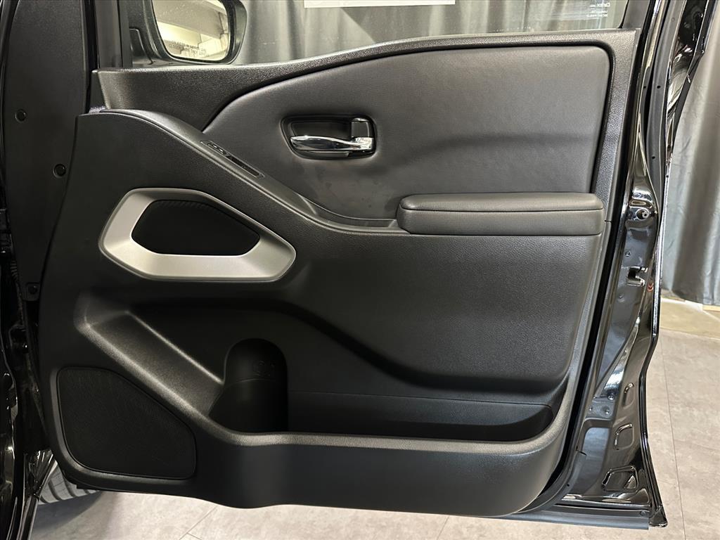 used 2022 Nissan Frontier car, priced at $27,999