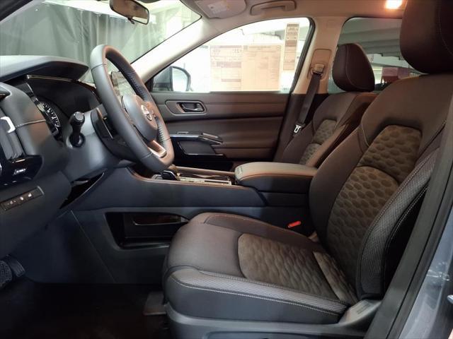 new 2025 Nissan Pathfinder car, priced at $39,405