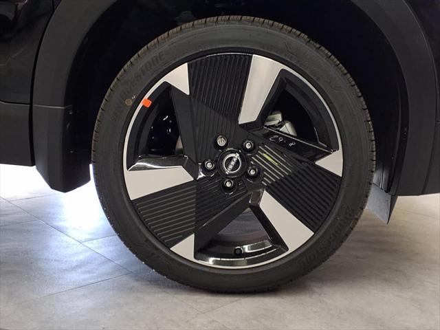 new 2025 Nissan Kicks car, priced at $27,752