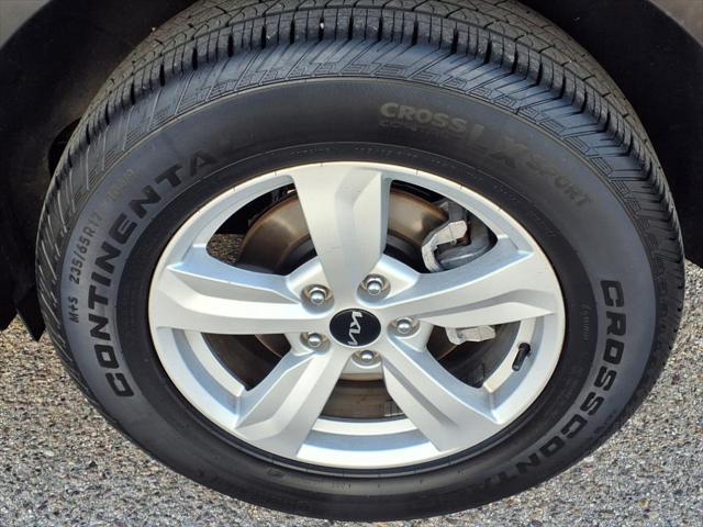 used 2023 Kia Sorento car, priced at $22,999