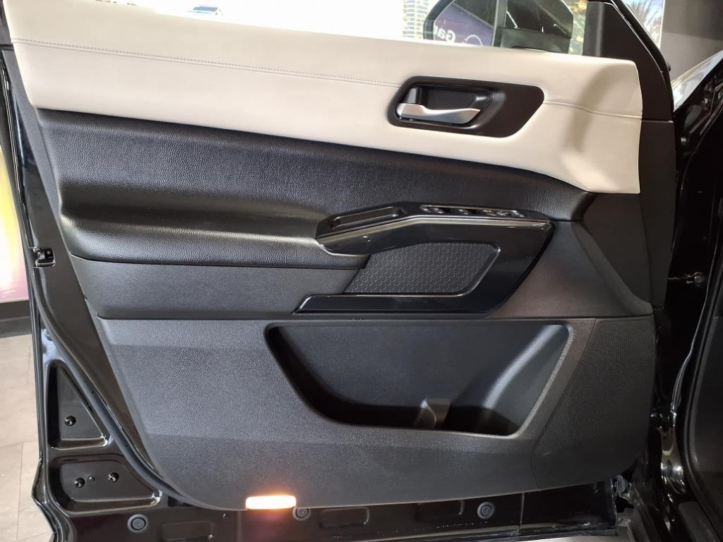 used 2022 Nissan Pathfinder car, priced at $27,999