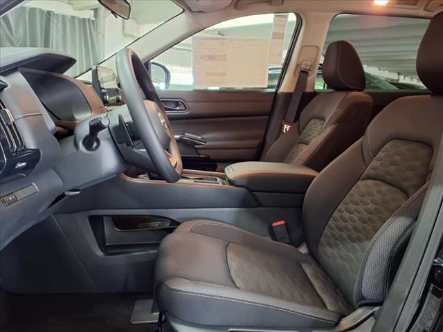 new 2025 Nissan Pathfinder car, priced at $36,353