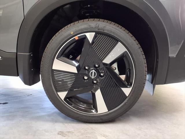 new 2025 Nissan Kicks car, priced at $27,752