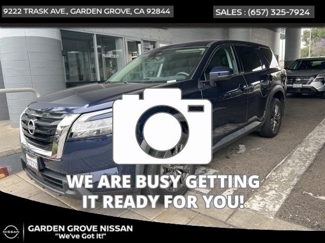 used 2022 Nissan Pathfinder car, priced at $27,999