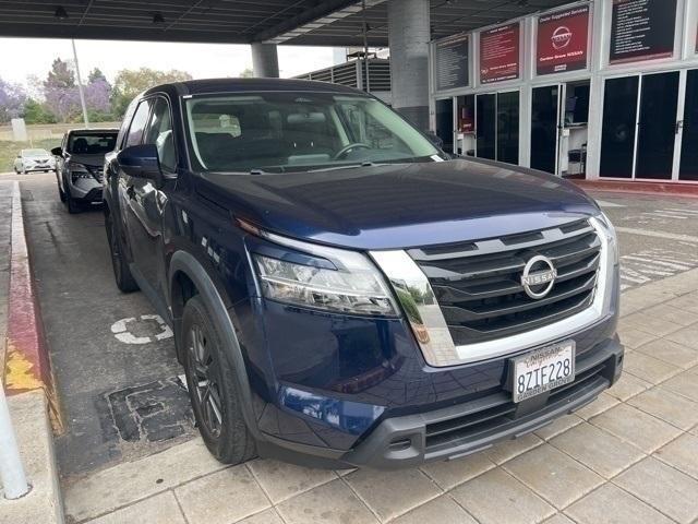 used 2022 Nissan Pathfinder car, priced at $27,999