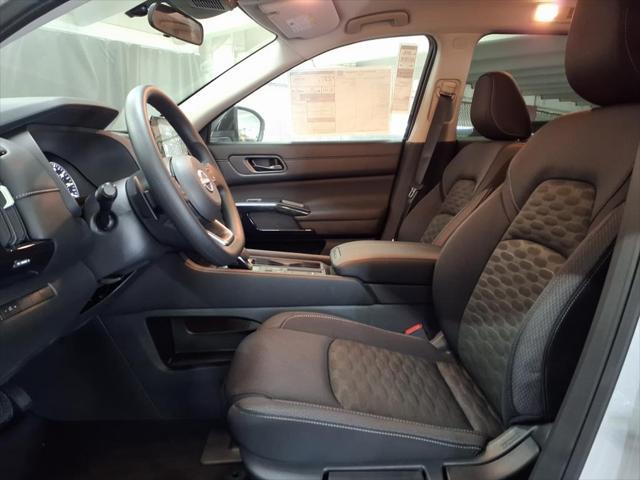 new 2025 Nissan Pathfinder car, priced at $36,221