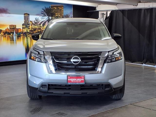 new 2025 Nissan Pathfinder car, priced at $36,221