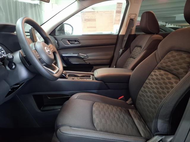 new 2025 Nissan Pathfinder car, priced at $36,300
