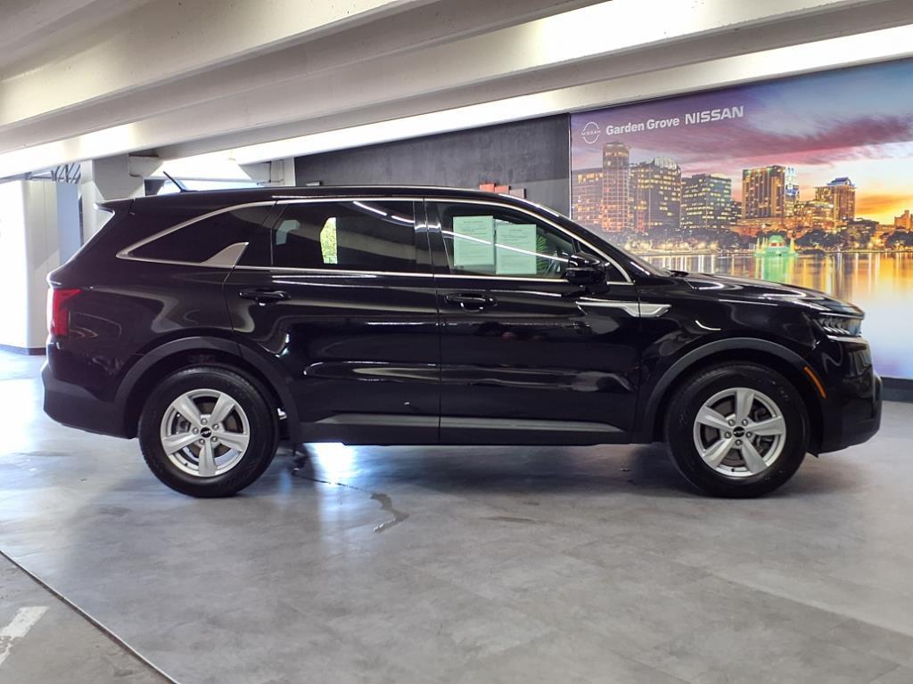 used 2023 Kia Sorento car, priced at $18,999