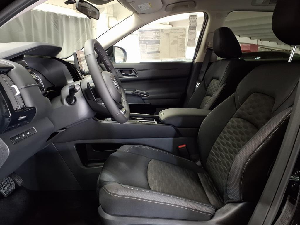 new 2025 Nissan Pathfinder car, priced at $34,669