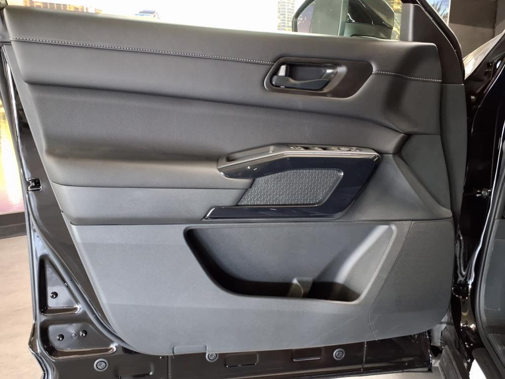 new 2025 Nissan Pathfinder car, priced at $34,669