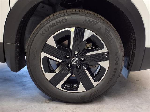 new 2025 Nissan Kicks car, priced at $28,556