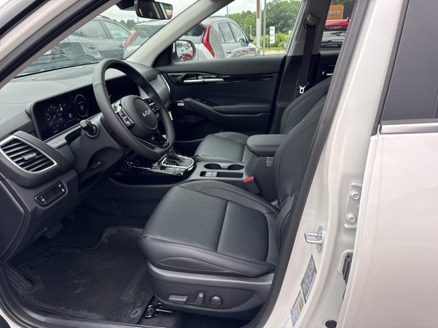 new 2025 Kia Seltos car, priced at $33,850