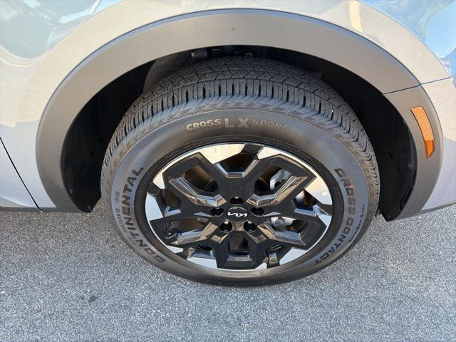 used 2025 Kia Sorento car, priced at $31,900