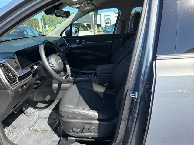 used 2025 Kia Sorento car, priced at $31,900