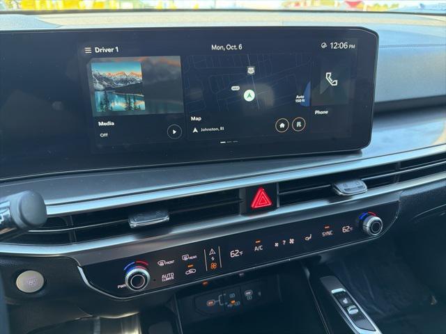 used 2025 Kia Sorento car, priced at $31,900