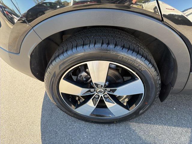 used 2019 Volvo XC40 car, priced at $17,900