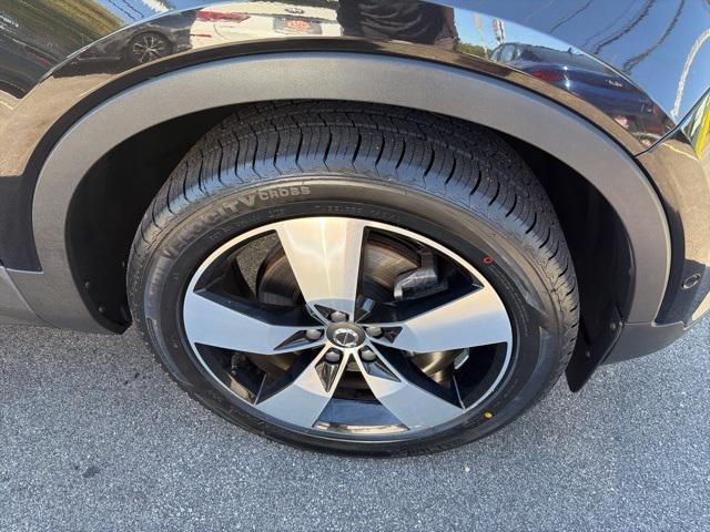 used 2019 Volvo XC40 car, priced at $17,900