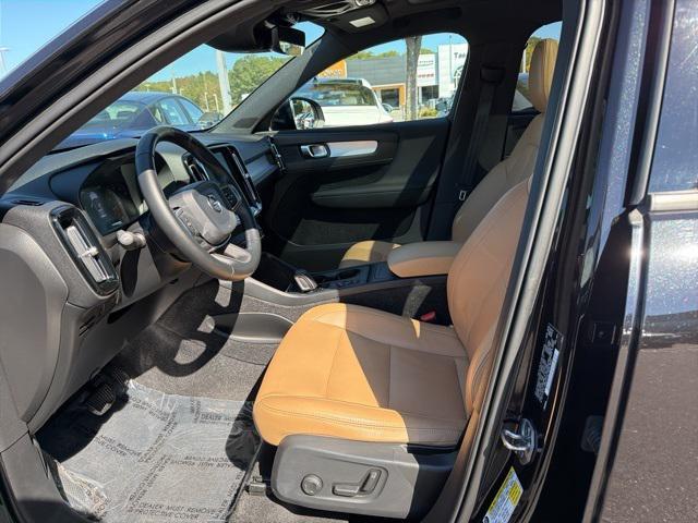 used 2019 Volvo XC40 car, priced at $17,900
