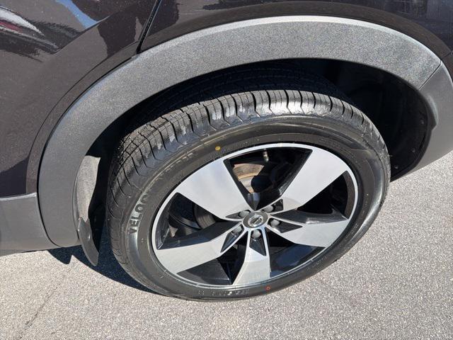 used 2019 Volvo XC40 car, priced at $17,900