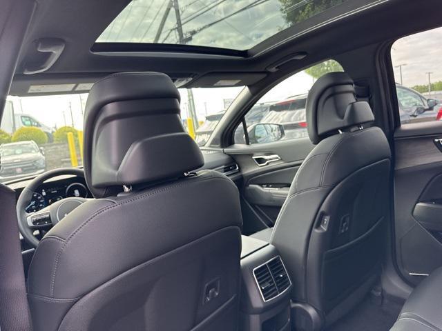 new 2025 Kia Sportage car, priced at $46,090