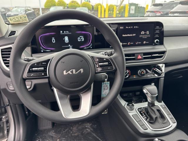 new 2025 Kia Seltos car, priced at $26,275