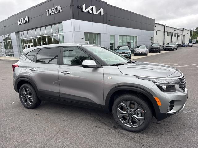 new 2025 Kia Seltos car, priced at $26,275