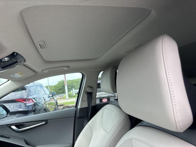 new 2025 Kia Niro car, priced at $33,990