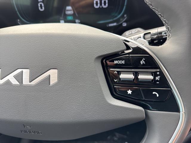 new 2025 Kia Niro car, priced at $33,990