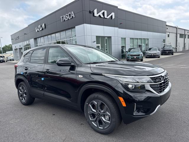 new 2025 Kia Seltos car, priced at $26,670