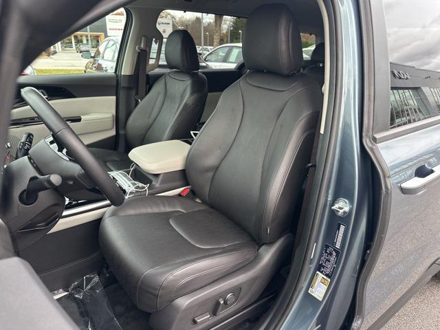 used 2024 Kia Carnival car, priced at $34,900