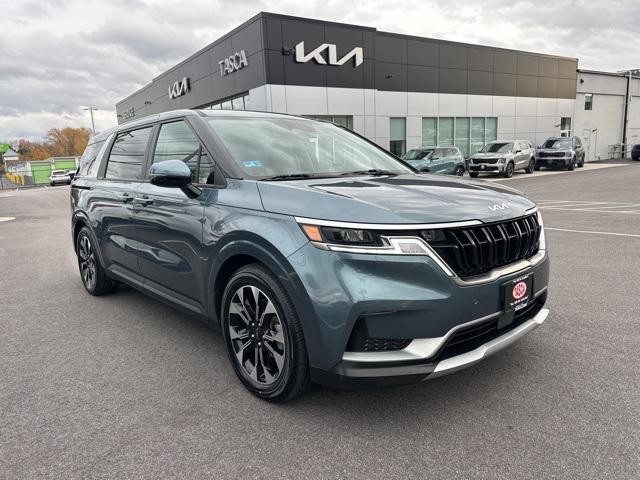 used 2024 Kia Carnival car, priced at $34,900