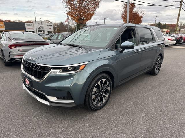 used 2024 Kia Carnival car, priced at $34,900