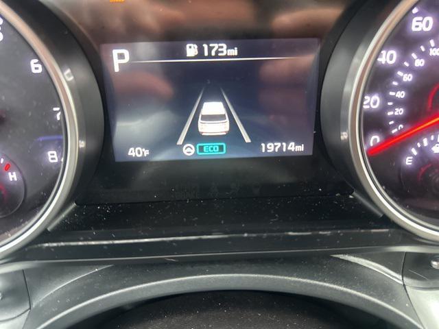 used 2024 Kia Carnival car, priced at $32,900