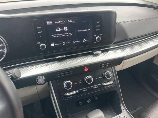 used 2024 Kia Carnival car, priced at $32,900