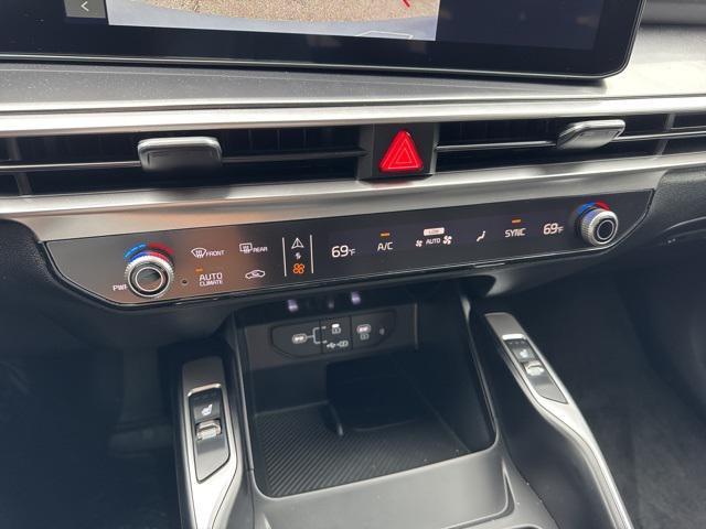 new 2025 Kia Sorento car, priced at $38,880