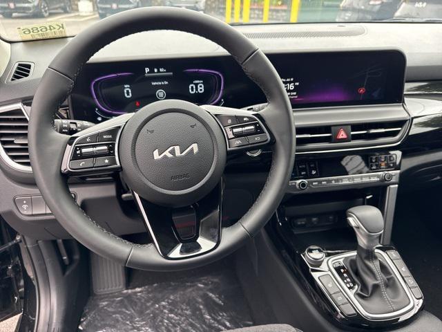 new 2025 Kia Seltos car, priced at $28,805