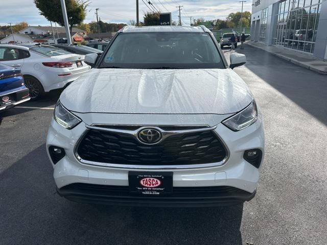 used 2023 Toyota Highlander car, priced at $40,500