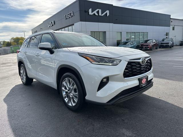 used 2023 Toyota Highlander car, priced at $40,500