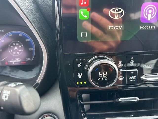 used 2023 Toyota Highlander car, priced at $40,500