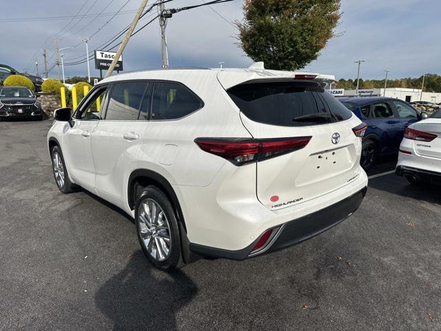 used 2023 Toyota Highlander car, priced at $40,500