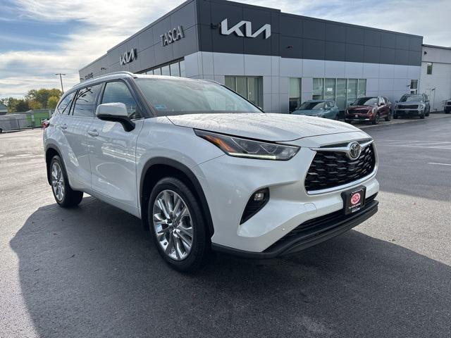 used 2023 Toyota Highlander car, priced at $40,500