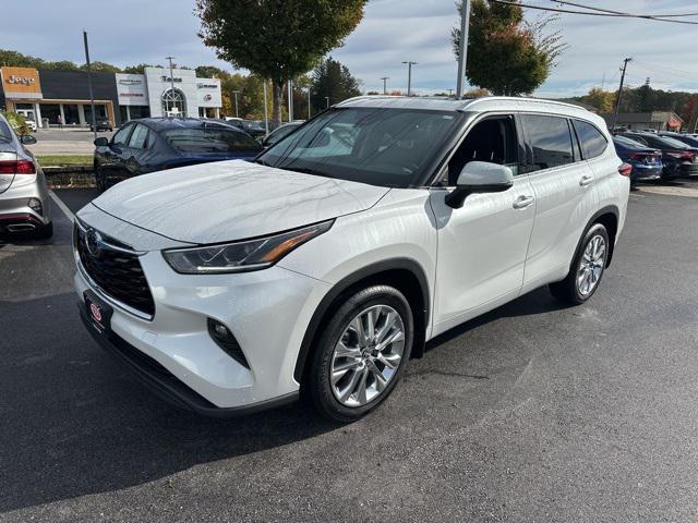 used 2023 Toyota Highlander car, priced at $40,500