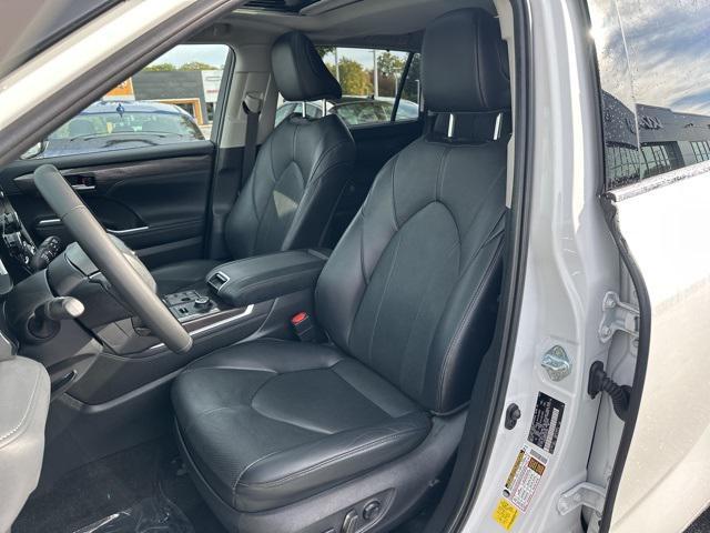 used 2023 Toyota Highlander car, priced at $40,500