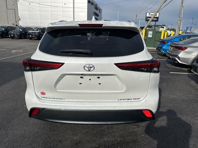 used 2023 Toyota Highlander car, priced at $40,500